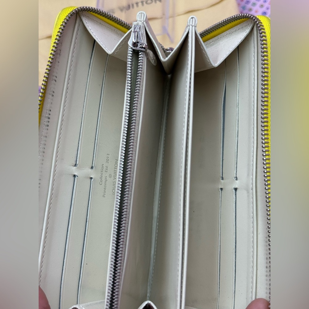 Limited Edition Louis Vuitton Damier Zip Around Wallet - Picture 5 of 5